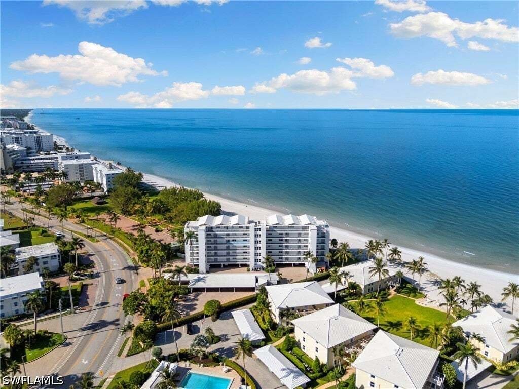 Co Op in Naples, Florida, United States 1 - 18709983