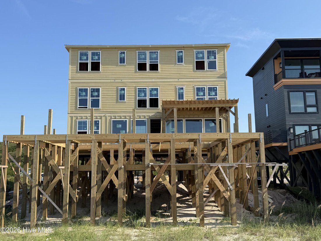 House in Oak Island, North Carolina, United States 1 - 18290626