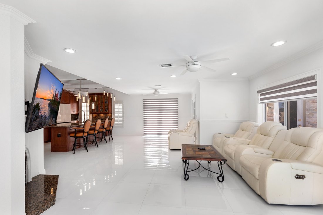 Deerfield Beach, Florida, United States 2 - 18707994