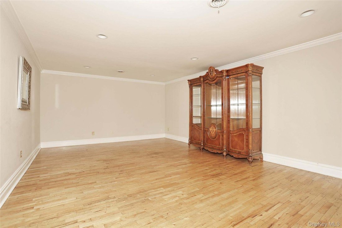 House in Spring Valley, New York, United States 5 - 18703087