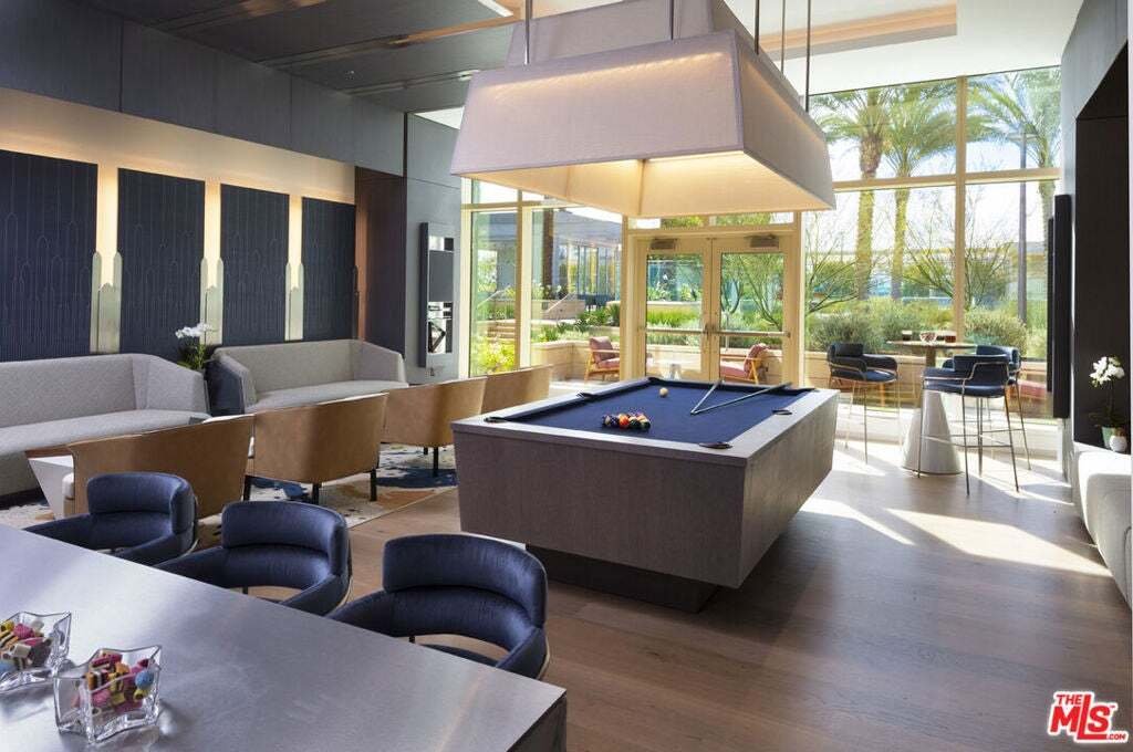 Condo in Los Angeles, California, United States 5 - 18710017