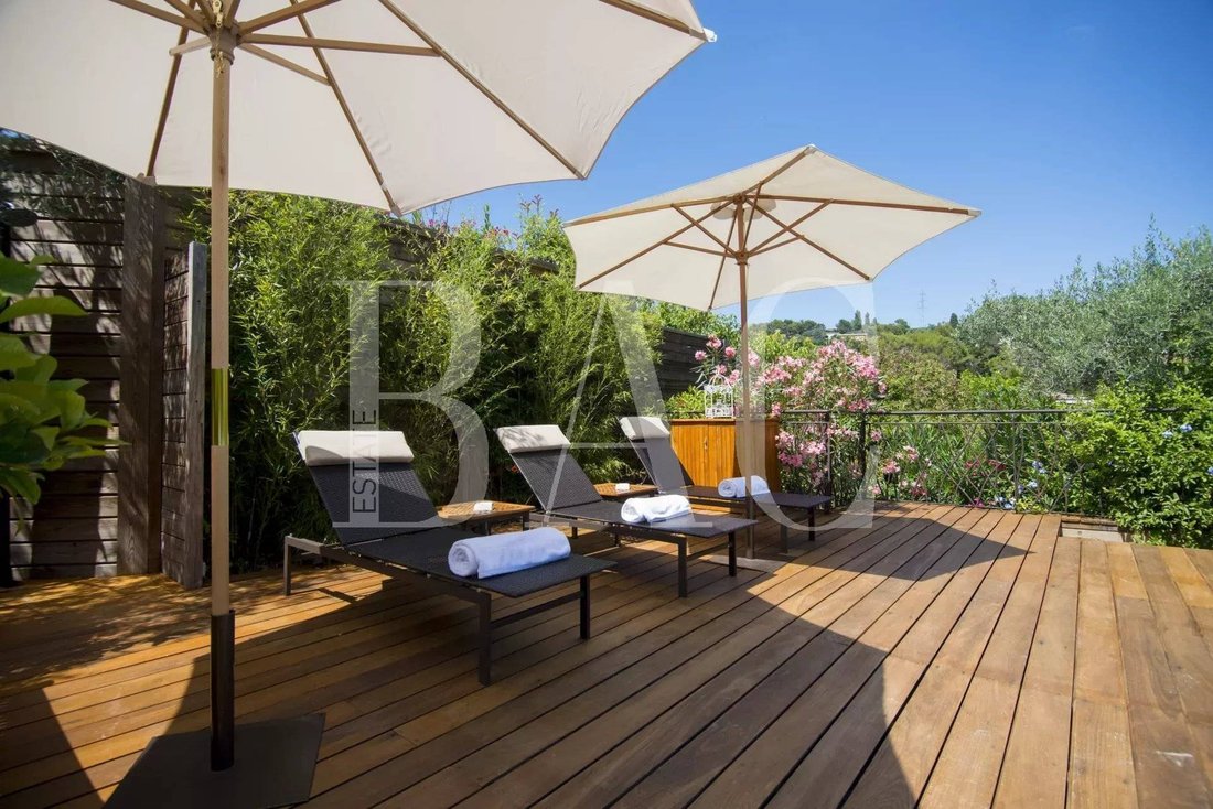 Villa in Mougins, Provence-Alpes-Côte d'Azur, France 2 - 15622497