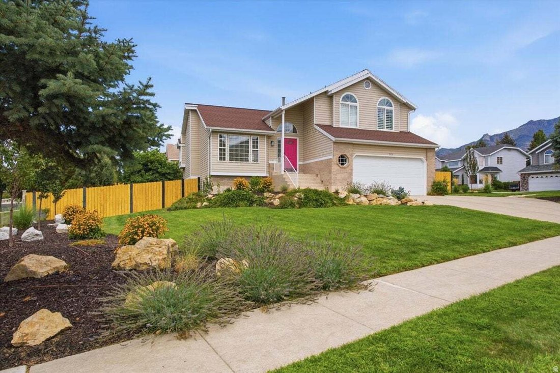 House in Sandy, Utah, United States 2 - 18705819