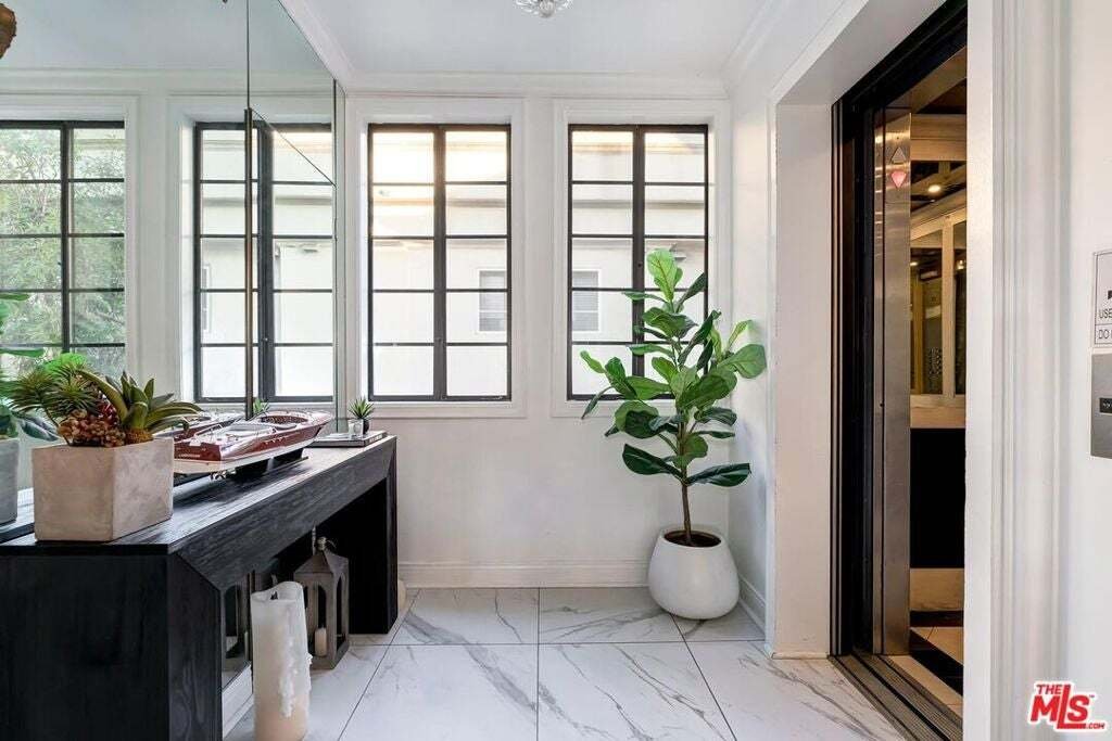 Condo in Beverly Hills, California, United States 4 - 18705307