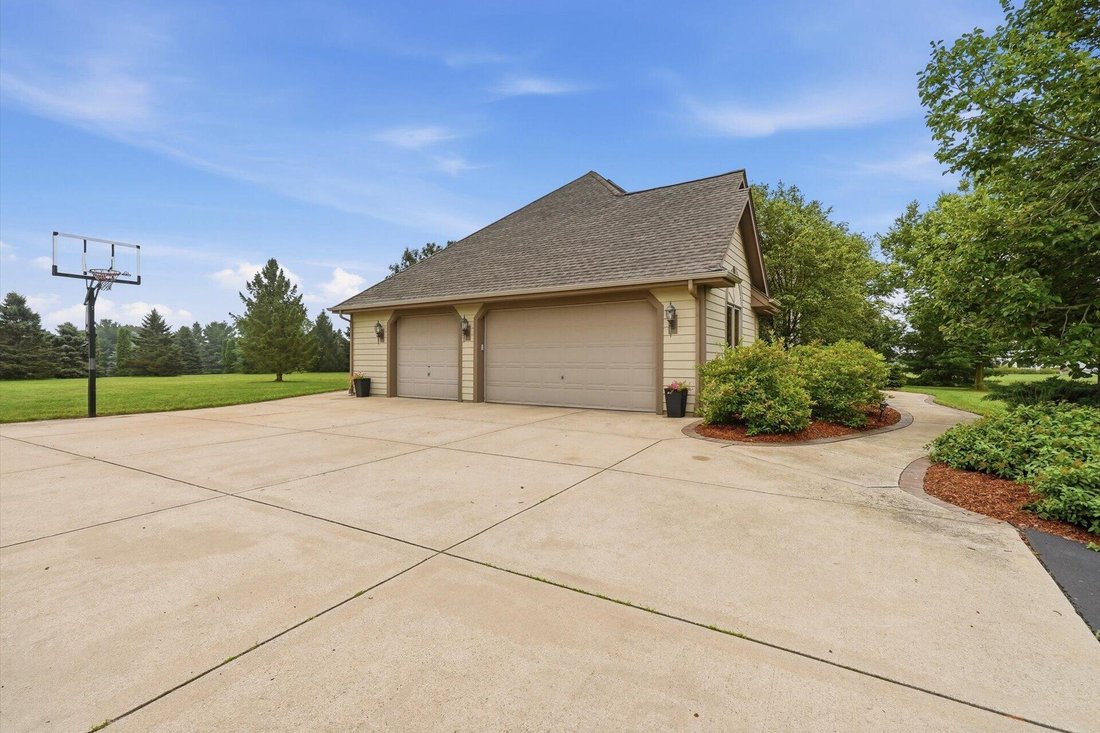 House in Eagle, Wisconsin, United States 3 - 18708808