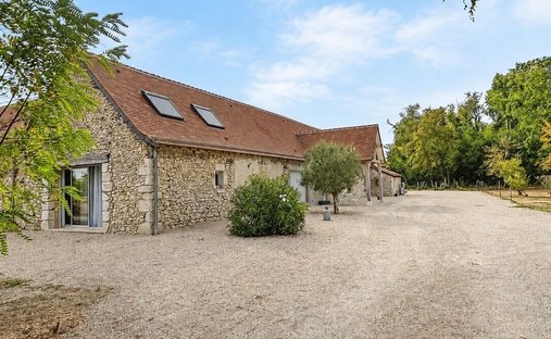 House in Cormeray, Centre-Val de Loire, France 1