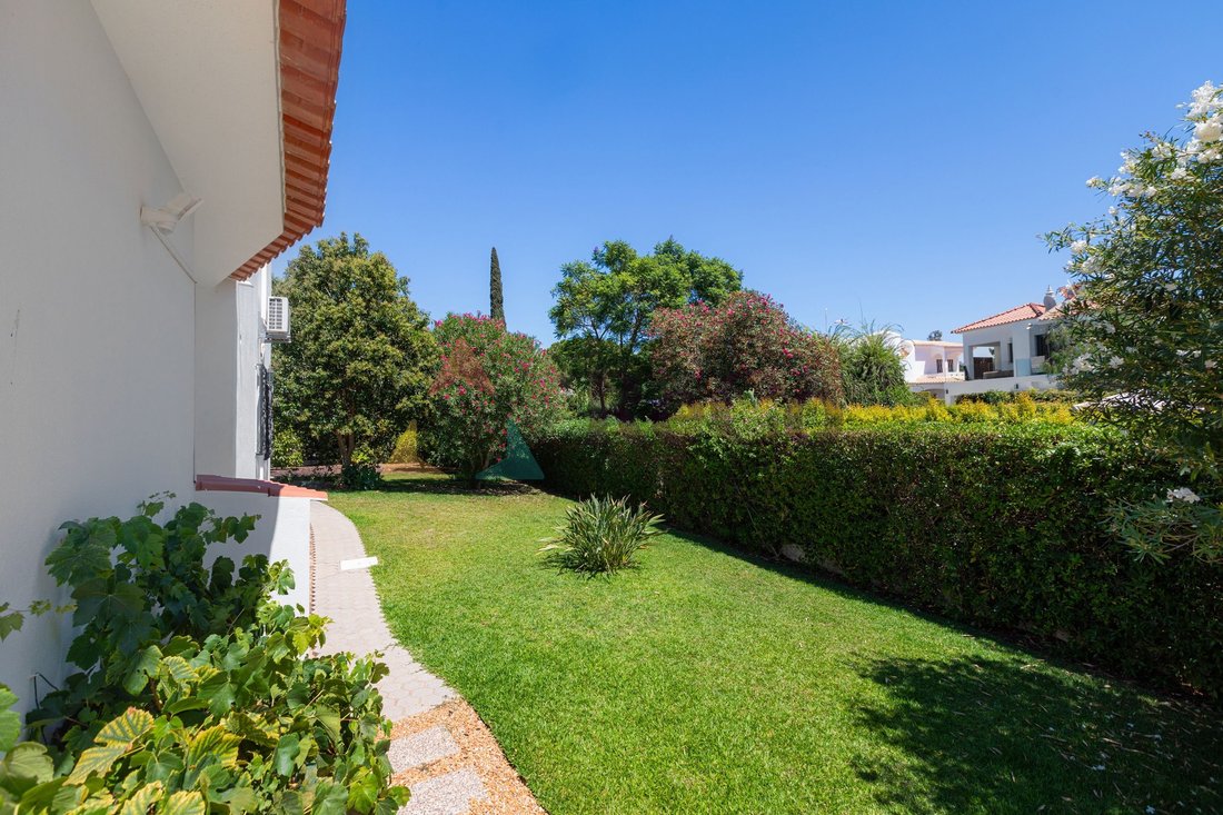 Villa in Quarteira, Algarve, Portugal 3 - 18704296