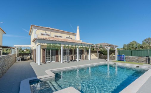 Townhouse in Loule (Sao Clemente), Algarve, Portugal 1