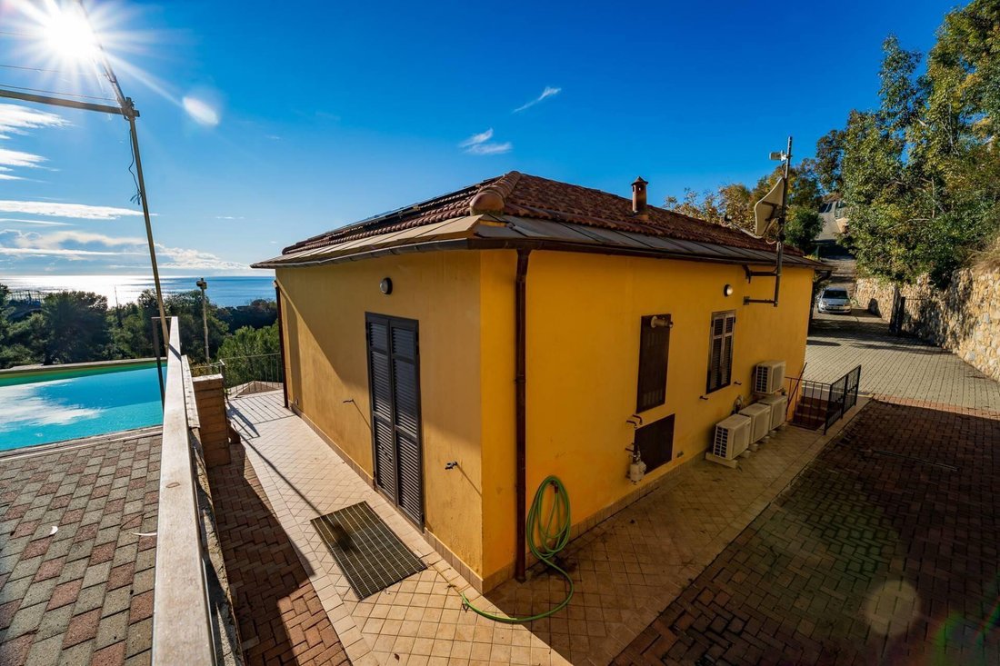 Villa in Cipressa, Liguria, Italy 2 - 18703676