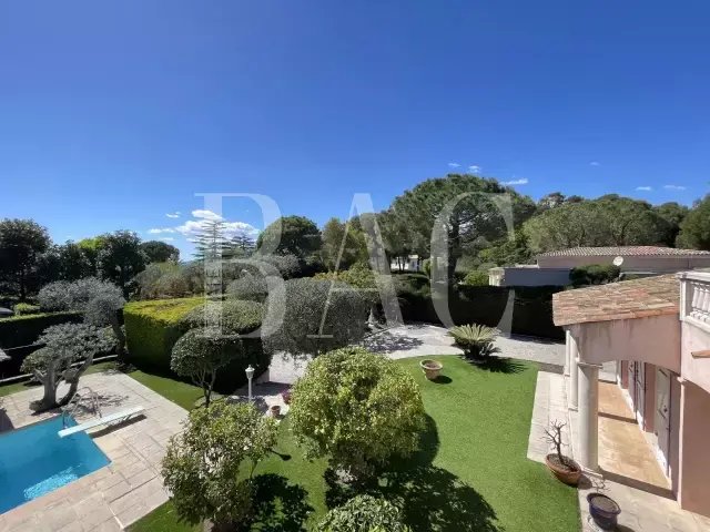 Villa in Villefranche-sur-Mer, Provence-Alpes-Côte d'Azur, France 1 - 15622533