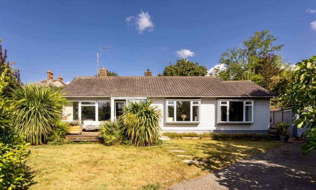 Bungalow in South Chailey, England 1 - 18704115
