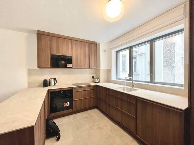 Apartment in Porte Dauphine, Paris 16e Arrondissement, Paris 4 - 17270577