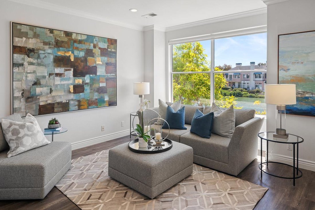 Condo in Redwood City, California, United States 5 - 18703021