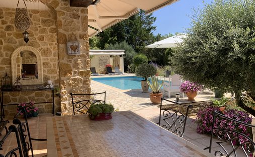 Casa en Uzès, Occitania, Francia 1