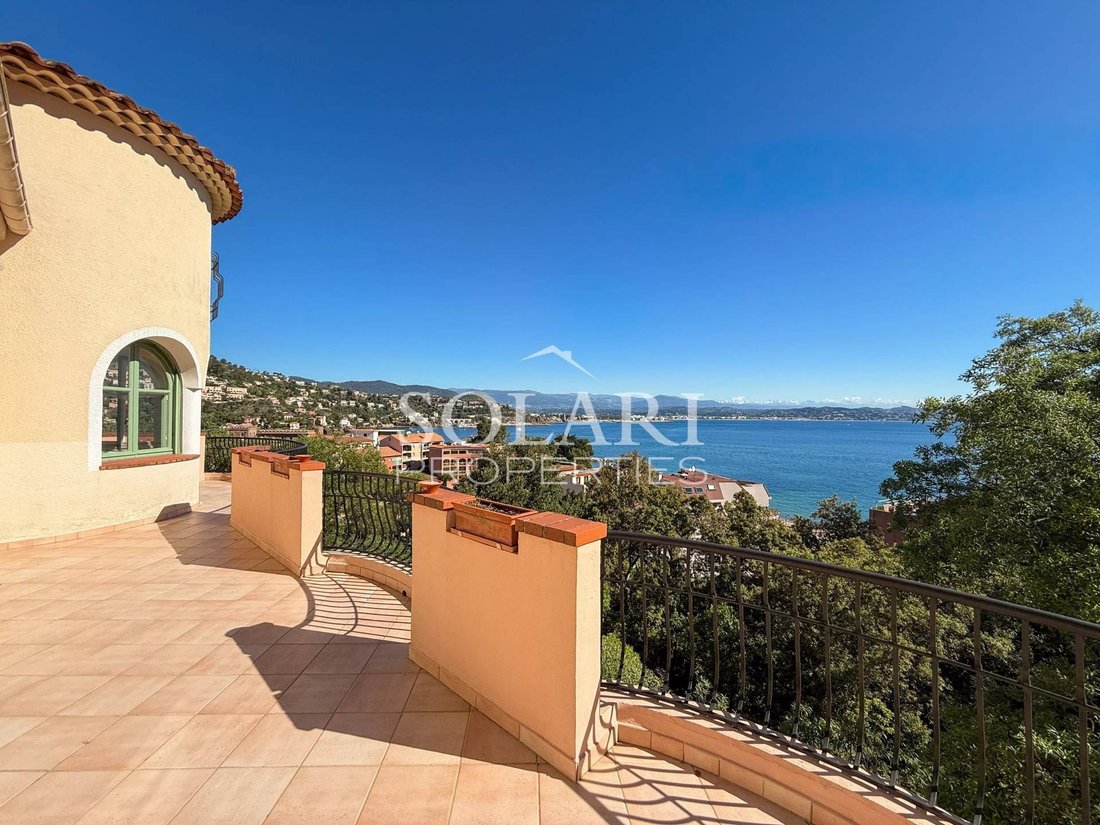 Villa in Théoule-sur-Mer, Provence-Alpes-Côte d'Azur, France 3 - 17865691