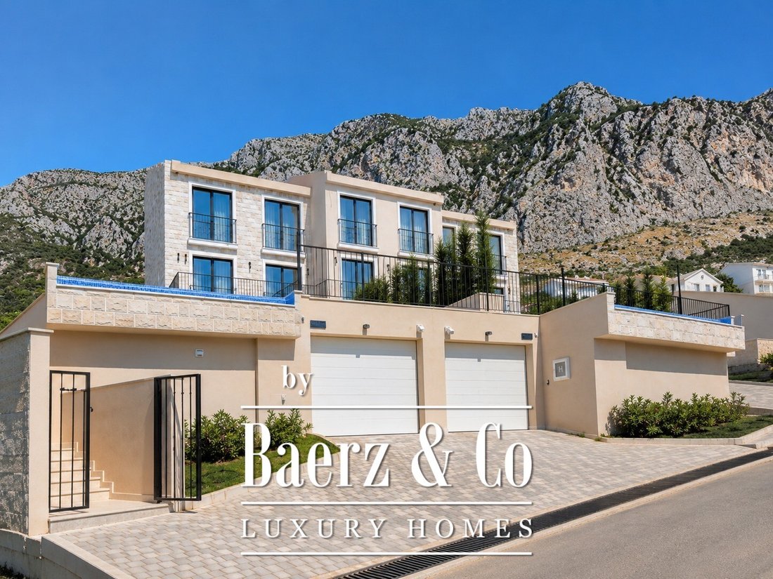 Villa in Tivat, Tivat Municipality, Montenegro 3 - 18449895