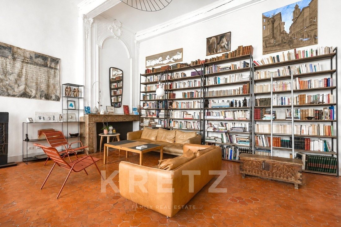 Apartment in Comtale-Cente-Cours Mirabeau, Aix-en-Provence, France 1 - 18704638