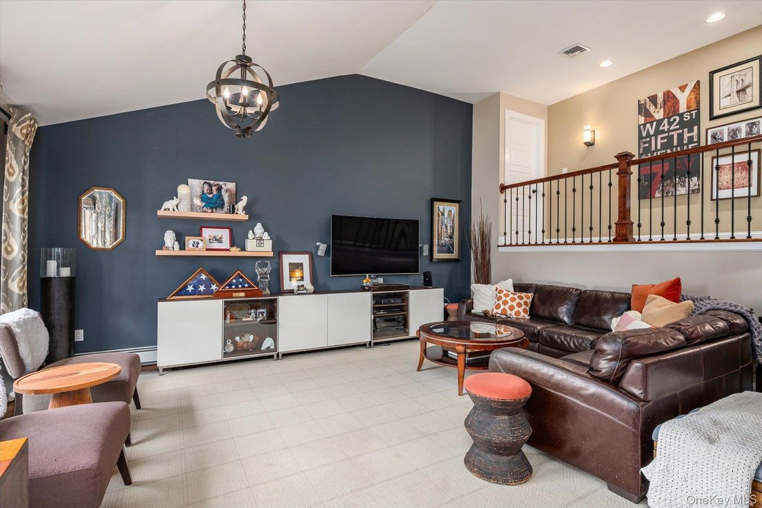 House in Wantagh, New York, United States 4 - 18708712