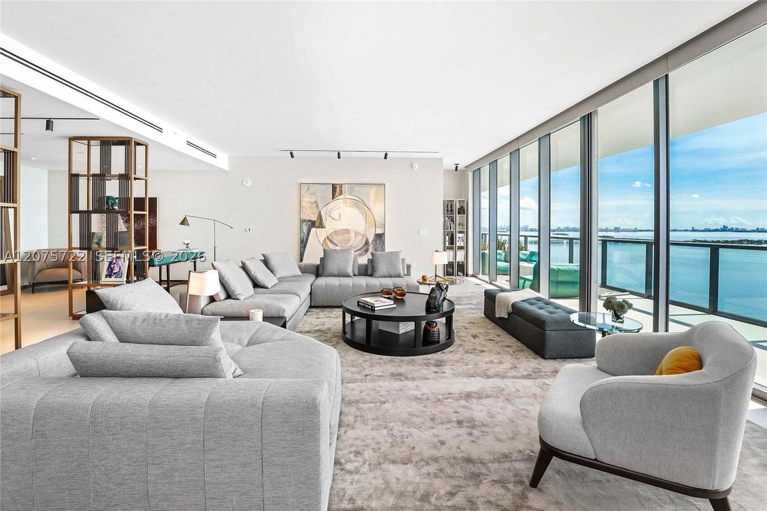 Condo in Miami, Florida, United States 3 - 18711419