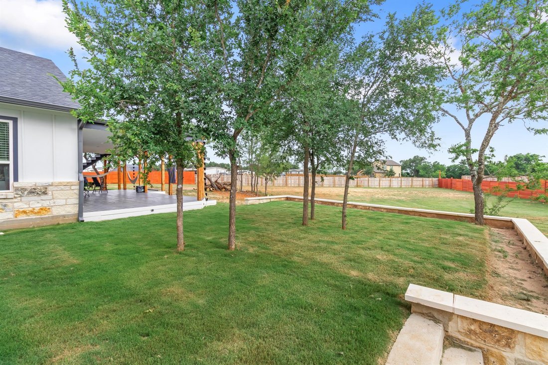 House in Elgin, Texas, United States 3 - 18713099