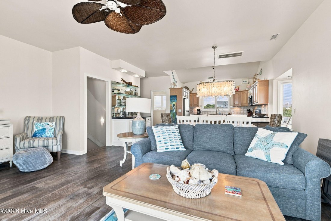 Condo in Emerald Isle, North Carolina, United States 5 - 18706148