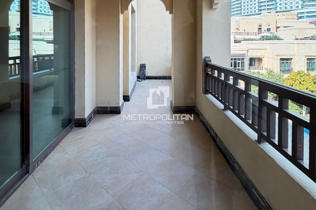 Apartment in Downtown Dubai, Dubai, United Arab Emirates 3 - 18709444