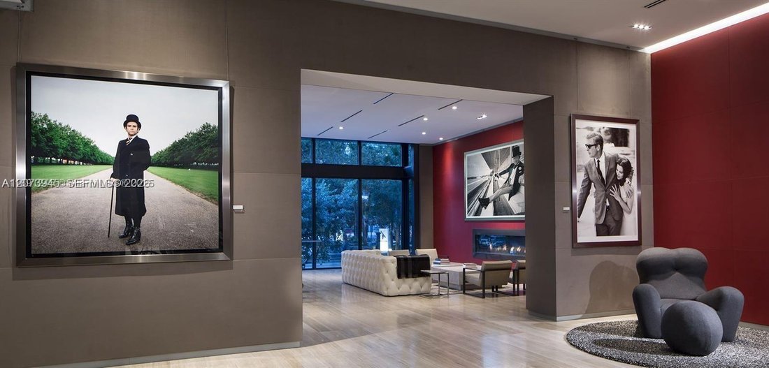Condo in Miami, Florida, United States 4 - 18706901