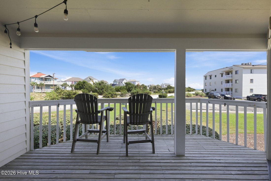 Condo in Emerald Isle, North Carolina, United States 3 - 18706111