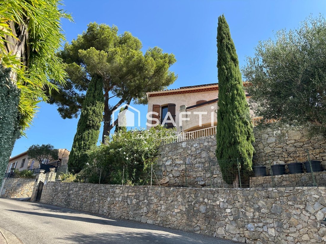 House in Le Revest-les-Eaux, Provence-Alpes-Côte d'Azur, France 1 - 18713621