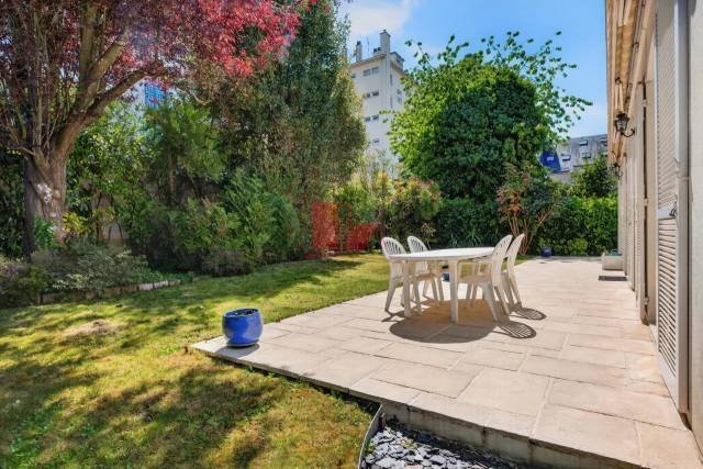 House in Insurrection, Vanves, France 3 - 17756001