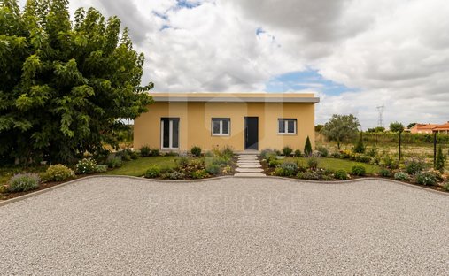 House in Pinhal Novo, Setubal, Portugal 1