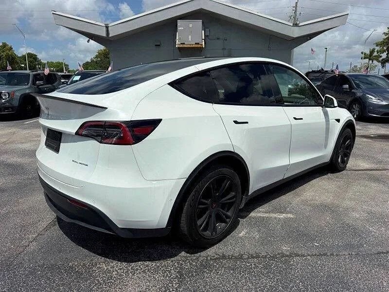 Sedan in Hollywood, FL, United States 3 - 18714218