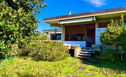 Villa a Fiumetto, Pietrasanta, Italia 1