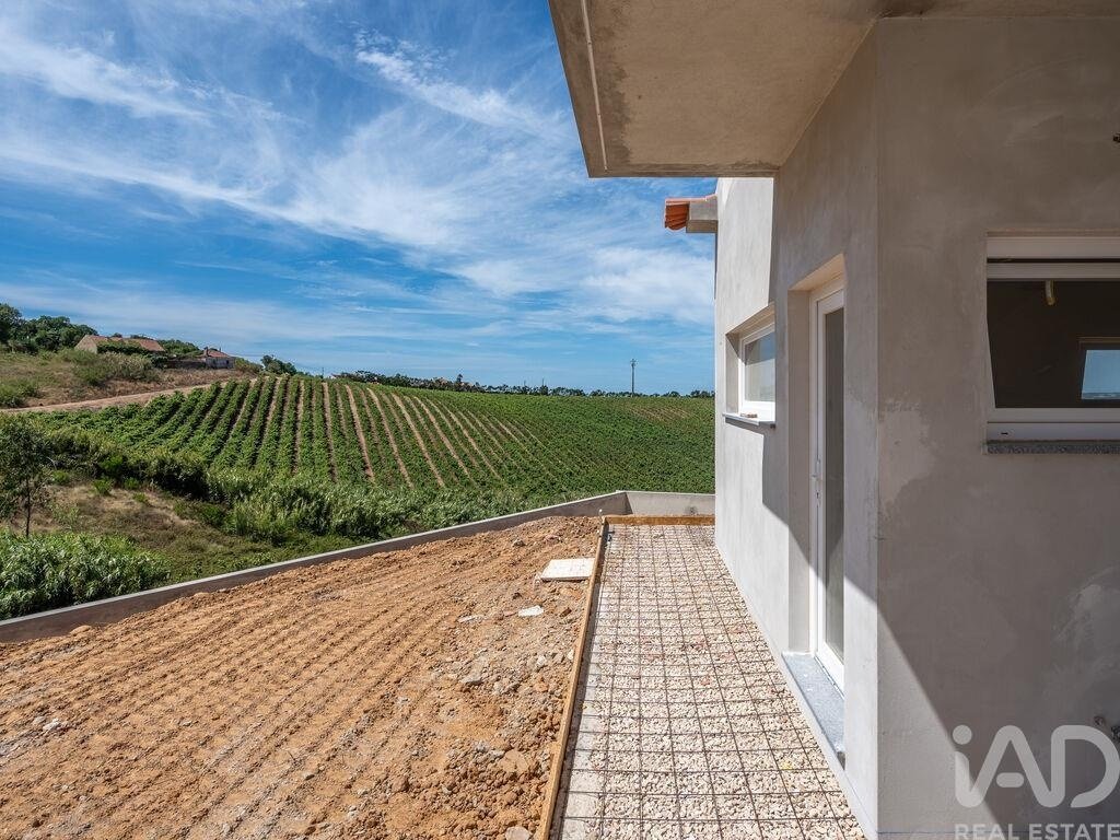 Townhouse in Encarnacao, Lisbon, Portugal 5 - 18709179