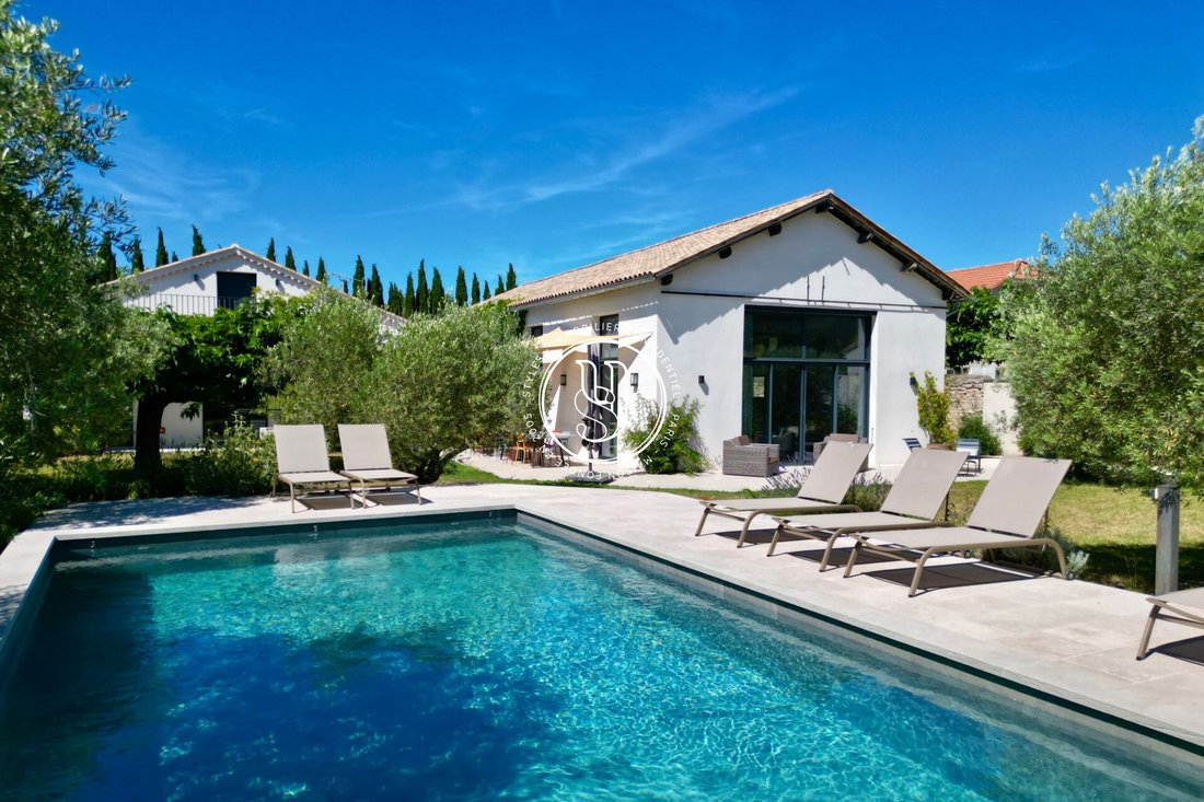 Villa in Saint-Rémy-de-Provence, Provence-Alpes-Côte d'Azur, France 3 - 18704060