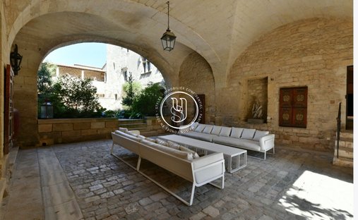 Villa a Uzès, Occitania, Francia 1