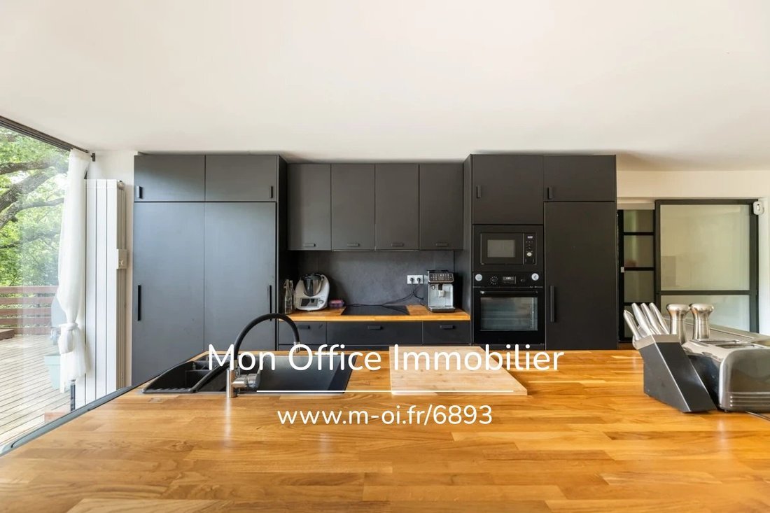 Apartment in Mazenod-Bellevue-Saint Donat-Banon, Aix-en-Provence, France 4 - 18705247
