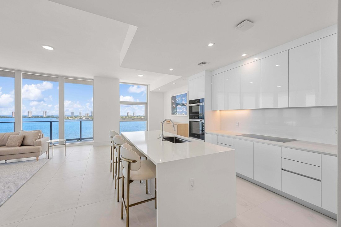 Condo in Lake Park, Florida, United States 3 - 18711296