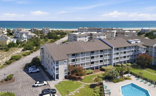 Condo in Emerald Isle, North Carolina, United States 1