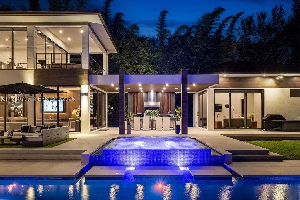 House in Miami, Florida, United States 2 - 16893709