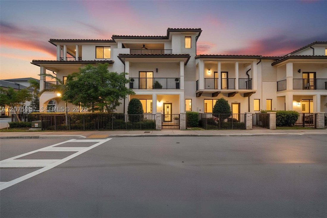 Townhouse in Miami Springs, Florida, United States 2 - 18710161