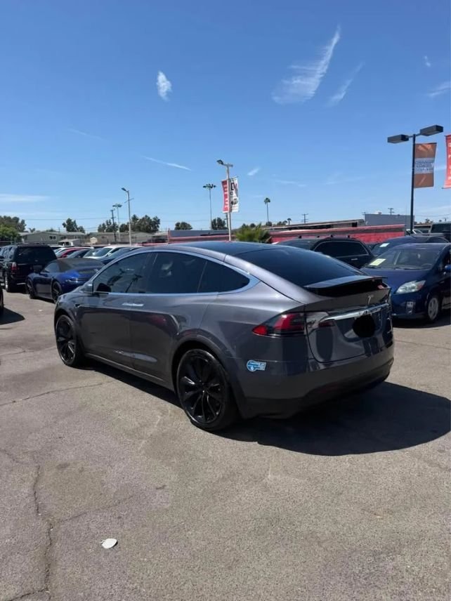 Suv in Costa Mesa, CA, United States 5 - 18709563