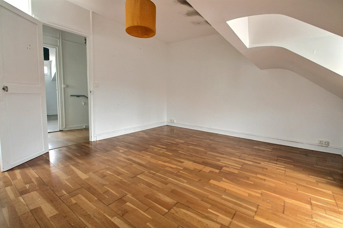 Villa in Centre, Nanterre, France 5 - 18710855