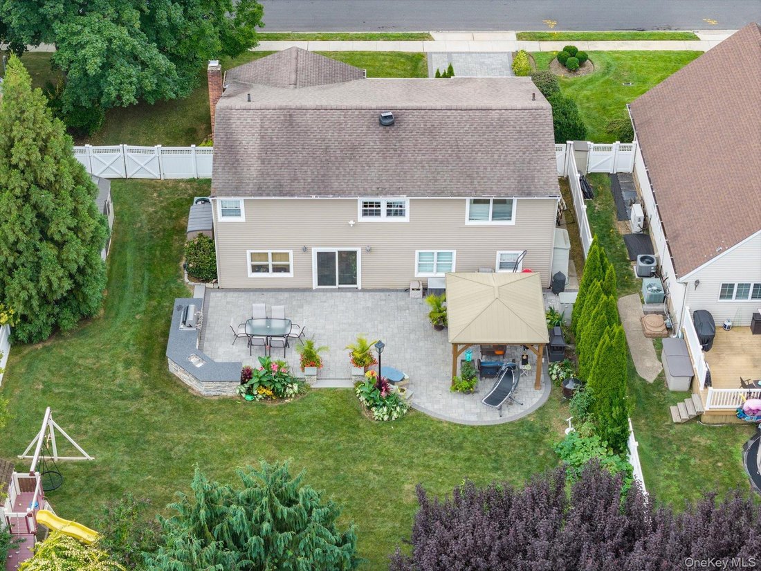 House in Wantagh, New York, United States 3 - 18708712