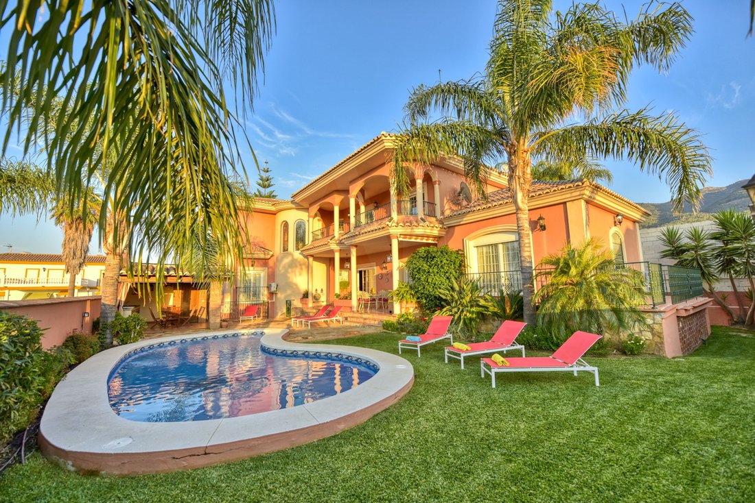 Villa in Alhaurin el Grande, Andalusia, Spain 1 - 18707326