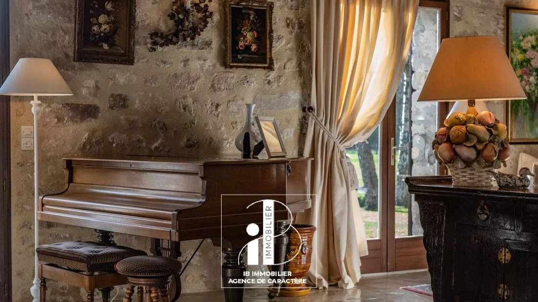 House in Fontainebleau, Ile-de-France, France 4 - 16327936