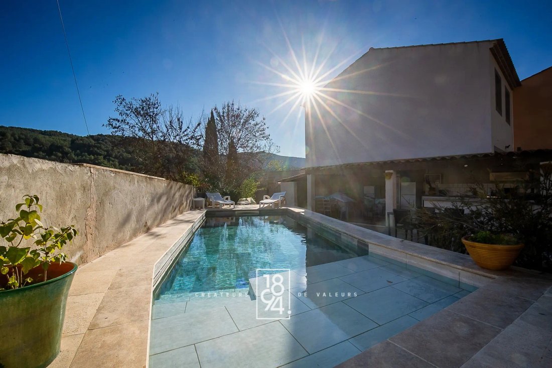 Casa en Saint-Zacharie, Provenza-Alpes-Costa Azul, Francia 2 - 16964323