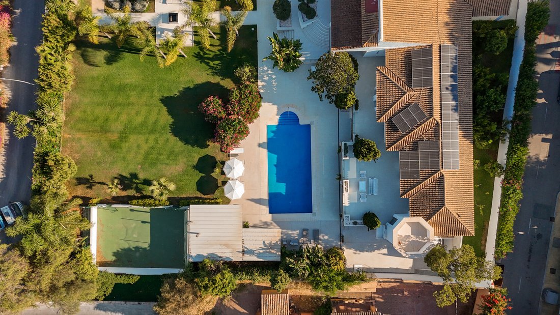 Villa in Guadalmina Baja, San Pedro de Alcantara, Spain 2 - 18707006