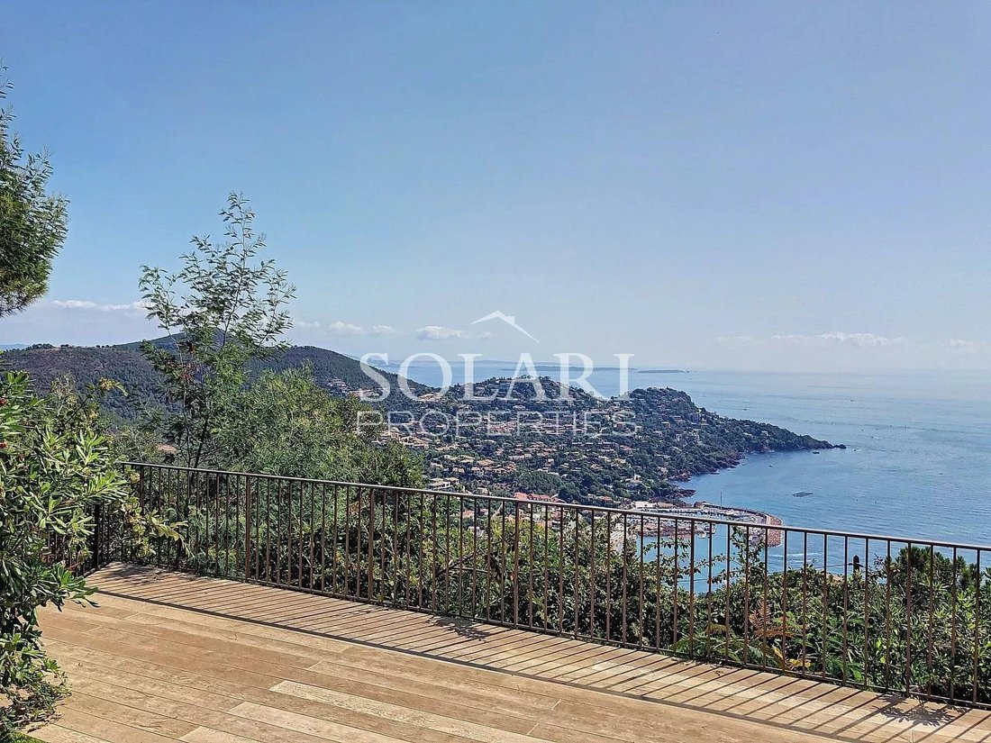 House in Théoule-sur-Mer, Provence-Alpes-Côte d'Azur, France 3 - 15664068