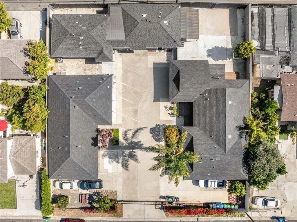 Westminster, California, United States 3 - 18703235